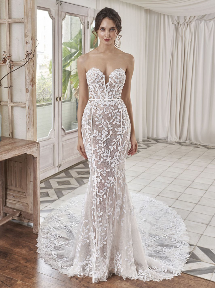 Aspen Sample Gown Dion for Brides